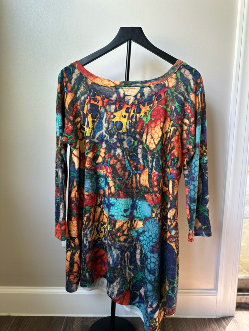Amma Made Multi-Color Abstract Scoop Neck Tunic in Blue, Orange & Green - Picture 9 of 11